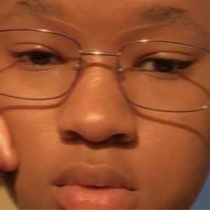 Meet your Posher, Daisya